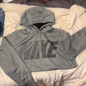 Nike therma-fit sweatshirt